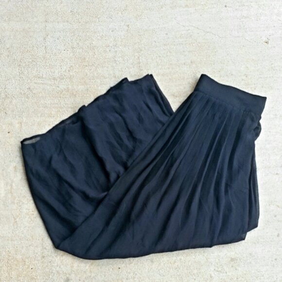 Forever21 Black Tulle Skirt. - Picture 2 of 6